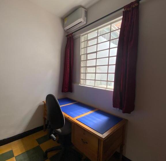 اتاق استاندارد با چشم‌انداز باغ, Havana Hostel Cali & Dance School