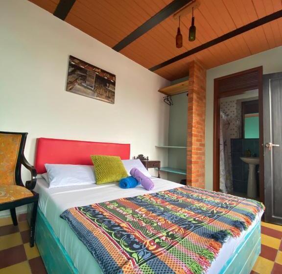 اتاق استاندارد با چشم‌انداز کوهستان, Havana Hostel Cali & Dance School