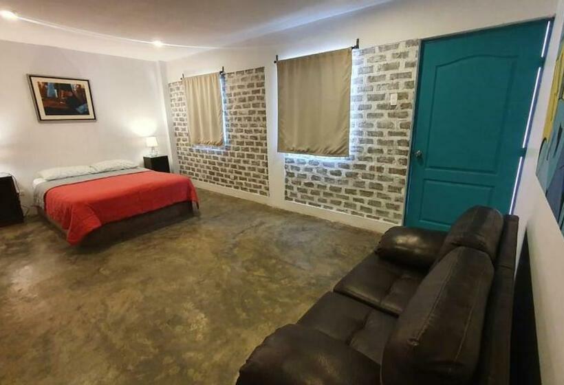 غرفة ديلوكس, The Upcycled Hostel Huacachina