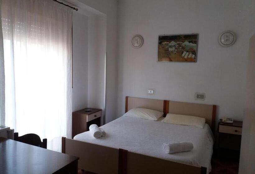 Номер Стандарт с Балконом, Albergo Europa