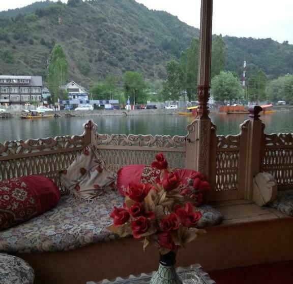 اتاق لوکس, House Boat New Pala Palace