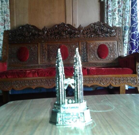 اتاق اکونومی یک تخته, House Boat New Pala Palace