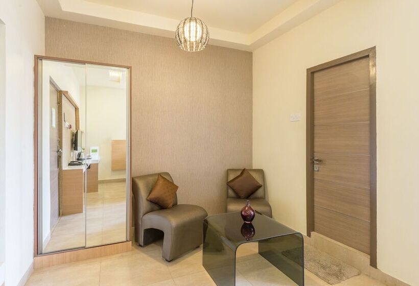 Номер Deluxe, Treebo Nestlay Airport Alandur