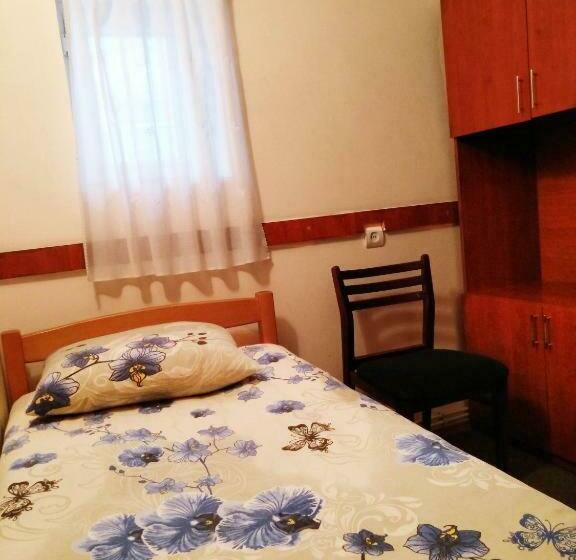 اتاق عادی یک تخته, Hostel Sakharov & Tours