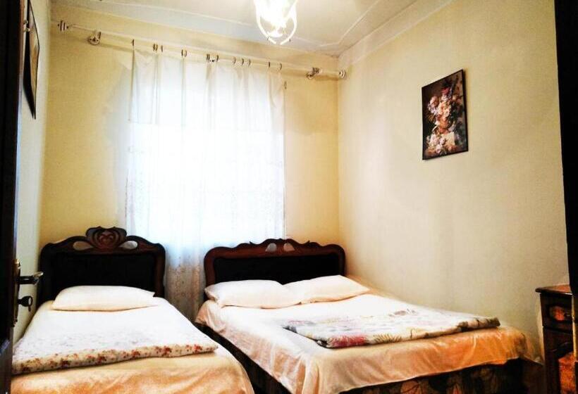 Economy Triple Room, Hostel Sakharov & Tours