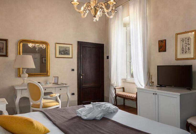 Номер Стандарт Вид на Бассейн, Villa Scorzi   Relais De Charme