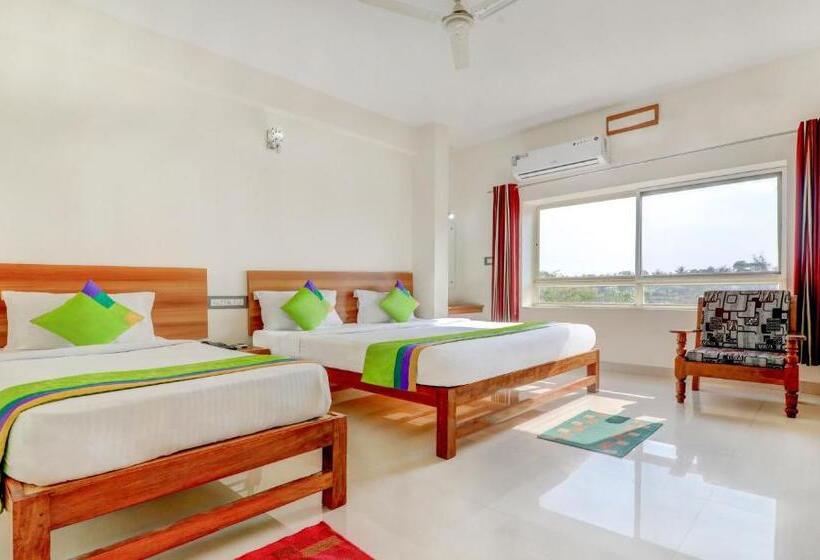 חדר דלוקס, Treebo Atithi Comforts, 1 Km From Nisargadhama Forest
