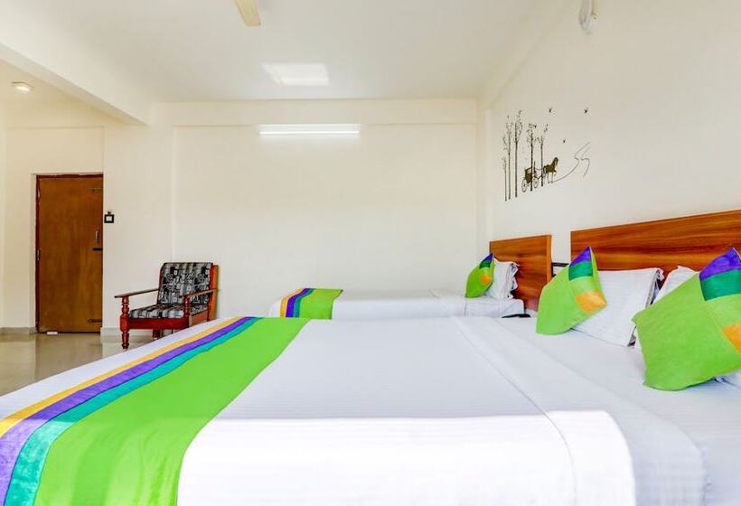 חדר דלוקס, Treebo Atithi Comforts, 1 Km From Nisargadhama Forest