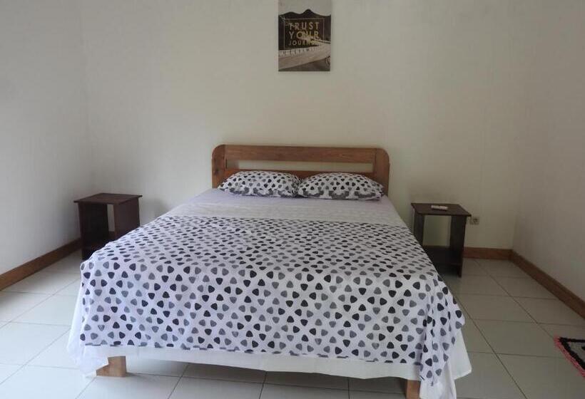 اتاق سوپریور, Dewi Garden Guesthouse