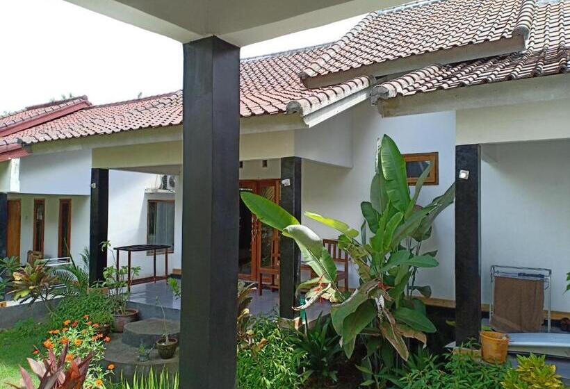 اتاق سوپریور, Dewi Garden Guesthouse