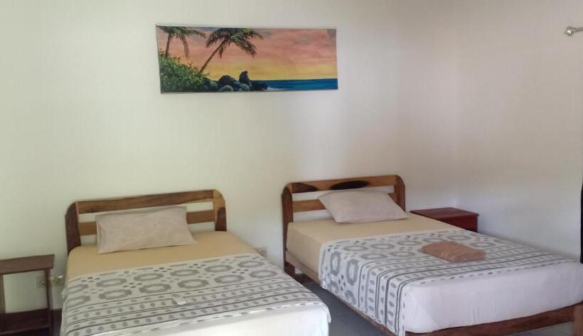 اتاق استاندارد, Dewi Garden Guesthouse