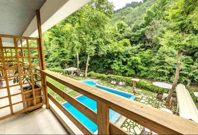 스탠다드 트리플 룸, Family Hotel Bohema