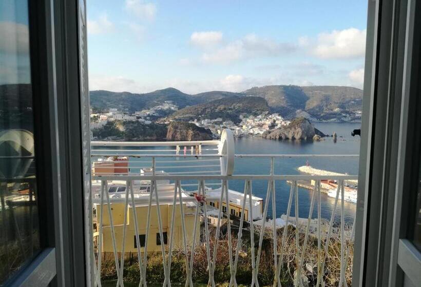 Четырехместный Номер Стандарт Вид на Море, Villa Adele Ponza