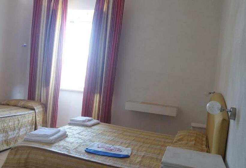 Triple Room Sea View, Villa Adele Ponza