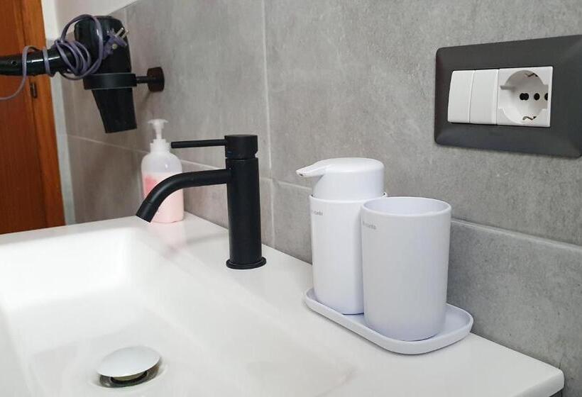 اتاق استاندارد با سرویس بهداشتی مشترک, B&b Apulia Time