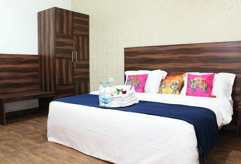 行政房间, Adhunik Hotel Behror