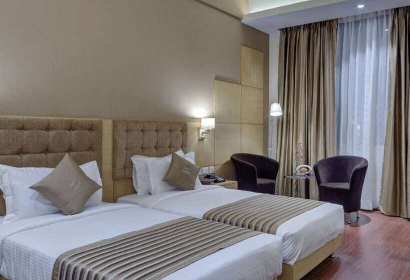 家庭套房, Adhunik Hotel Behror