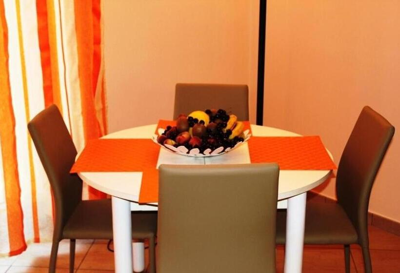 سوییت لوکس, Tortugas B&b