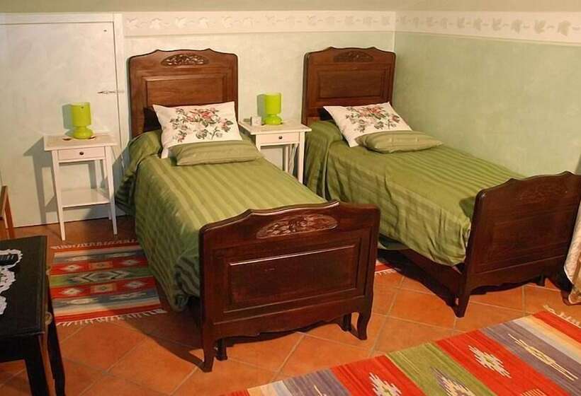 Семейный Номер, B&b Torre In Langa