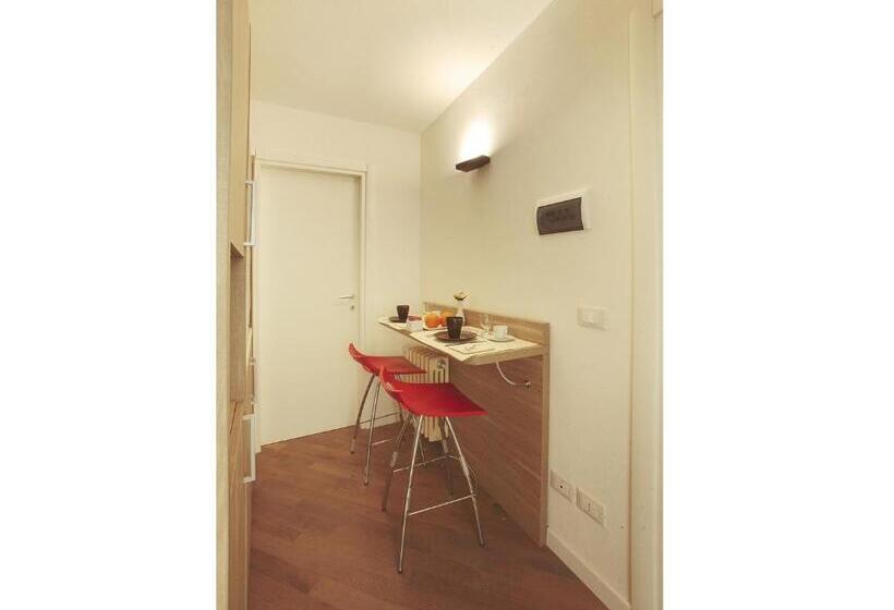 استودیوی استاندارد, Residenze Portacastello