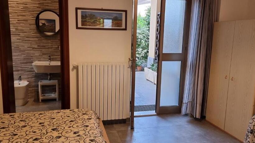 استودیوی استاندارد, B&b Villa Refe