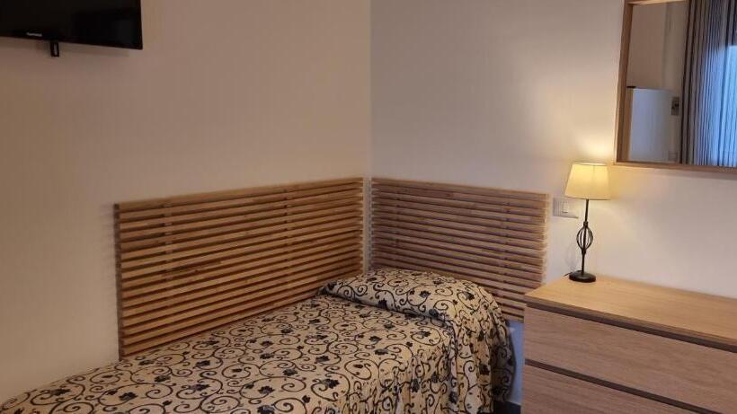 标准工作室, B&b Villa Refe
