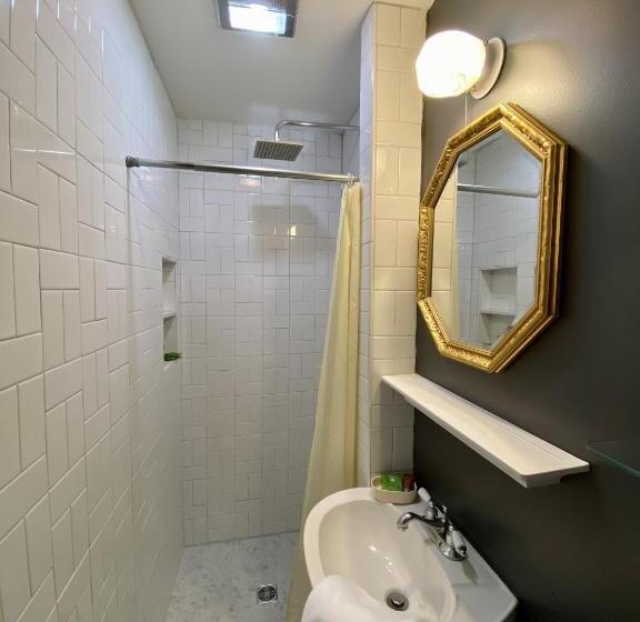 Номер Стандарт, Lindenwood Inn