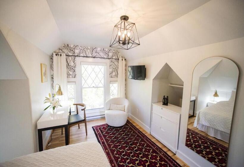 Номер Стандарт, Lindenwood Inn