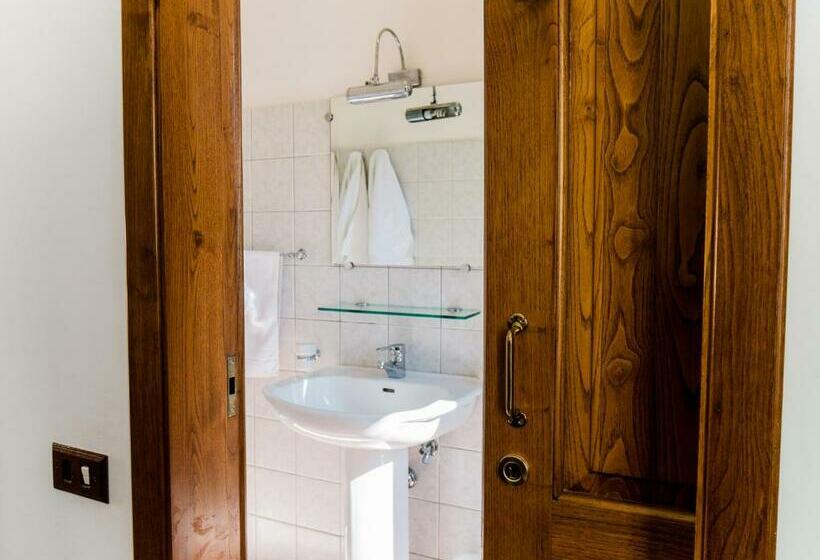 اتاق استاندارد یک نفره, Albergo Ristorante Il Ciclope