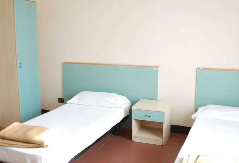 اتاق استاندارد با سرویس بهداشتی مشترک, Il Chiostro Hostel And