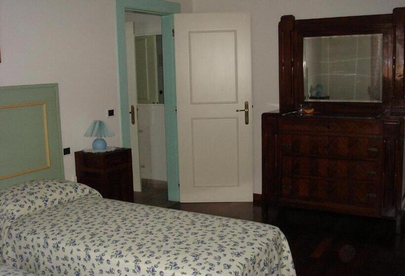 Номер Стандарт Трехместный, La Corte Del Cavaliere Bed & Breakfast