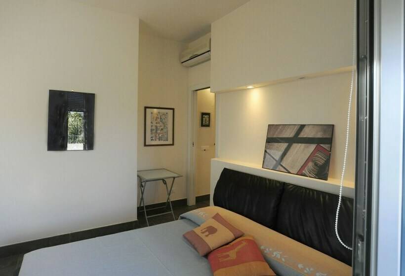 可观海景的舒适型房间, Art House Quartu   Margine Rosso