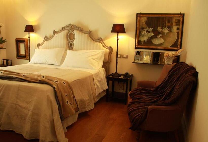 Полулюкс, Balneum Boutique Hotel & B&b