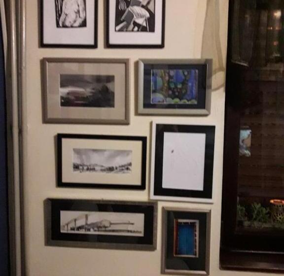 استودیوی استاندارد, Art Home
