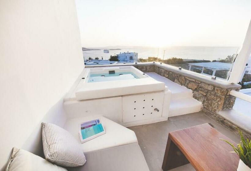 Люкс с гидромассажем, Adel Private Suites