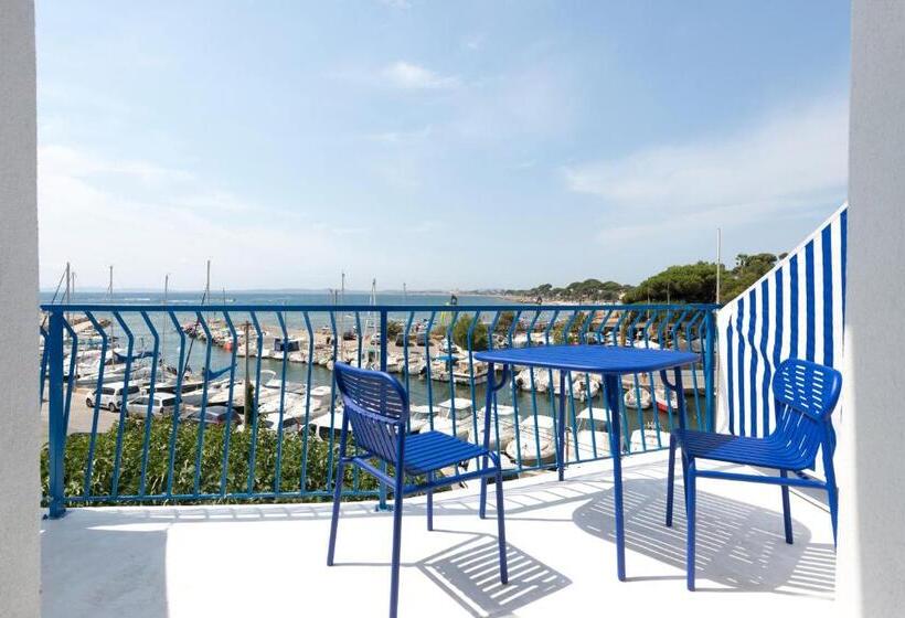 Номер Стандарт Вид на Море с Террасой, Hôtel La Reine Jane