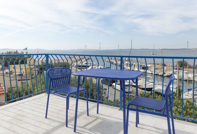 Номер Стандарт Вид на Море с Террасой, Hôtel La Reine Jane