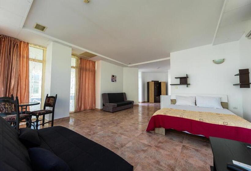 اتاق خانوادگی, La Perla Bianca Residence