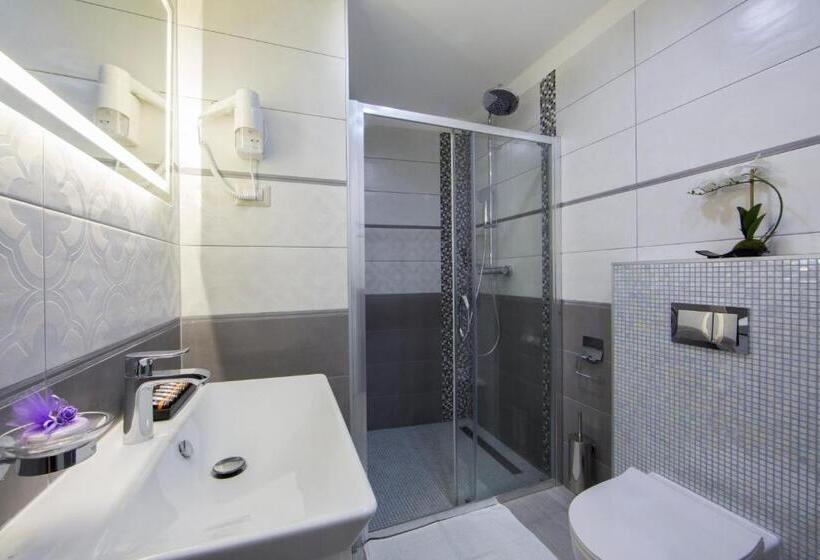 Полулюкс, Boutique Hotel Melissa