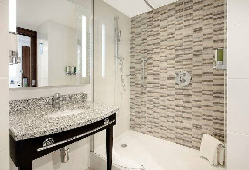 Номер Стандарт, Hampton By Hilton London Stansted Airport