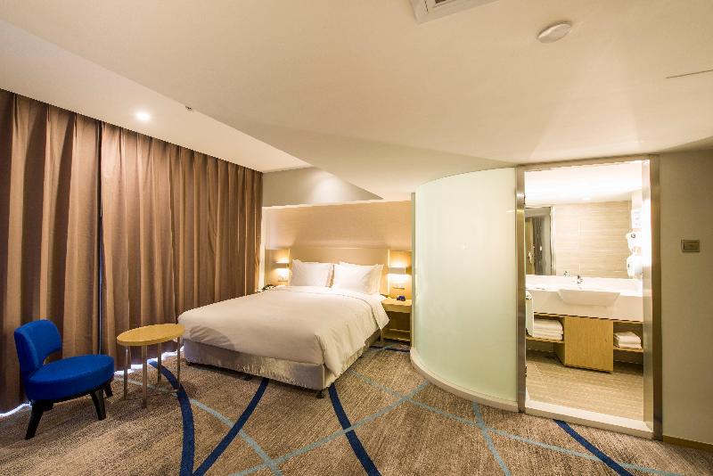 Стандартный Номер Кровать Кинг, Holiday Inn Express Chengde Downtown, An Ihg