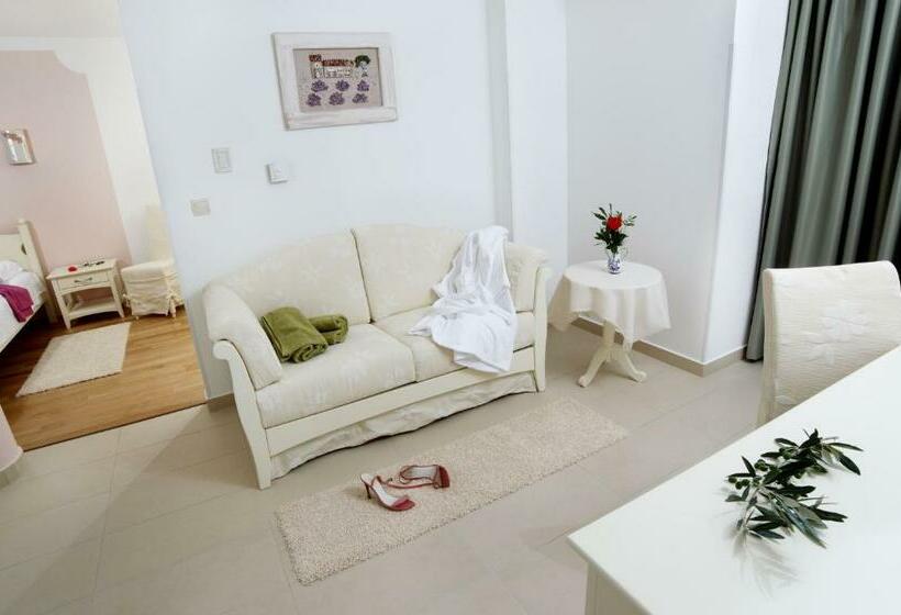 اتاق راحتی با چشم‌انداز دریا, Villa Stefanija Small Boutique Hotel&restaurant