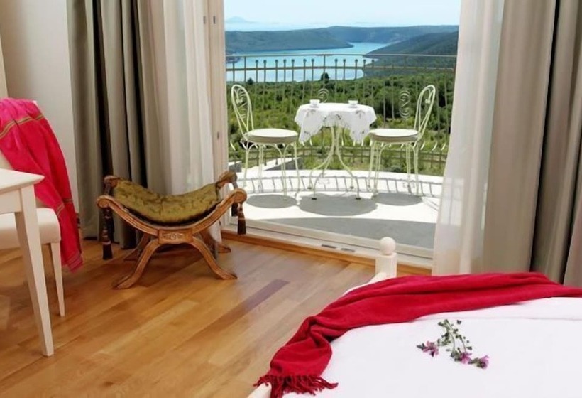 اتاق سوپریور با چشم‌انداز دریا و بالکن, Villa Stefanija Small Boutique Hotel&restaurant