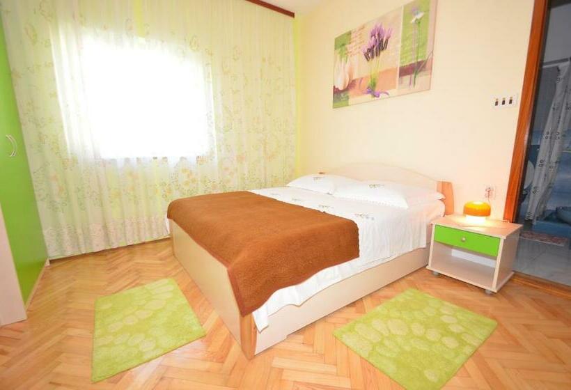 Номер Стандарт с Балконом, Apartments Europa