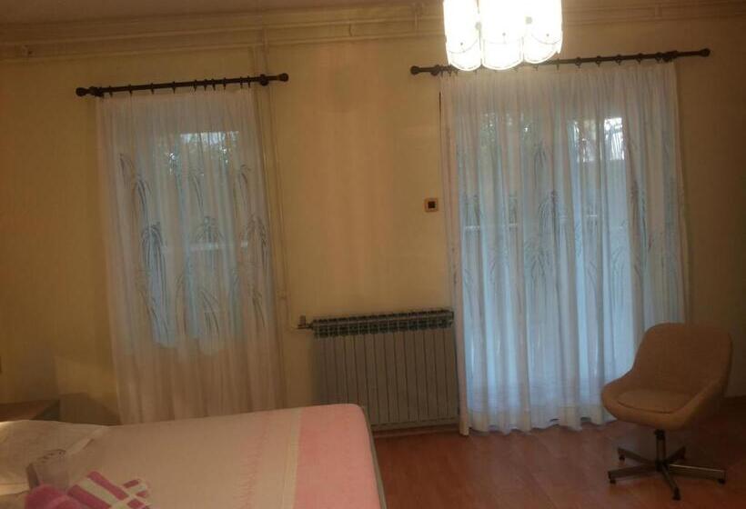 스탠다드 트리플 룸, Bed & Breakfast Banjole
