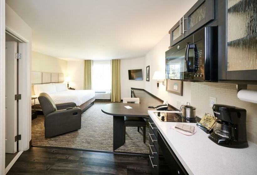 标准工作室, Candlewood Suites Pueblo, An Ihg