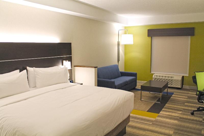 带大床的套房, Holiday Inn Express & Suites   St. Louis South   I 55, An Ihg