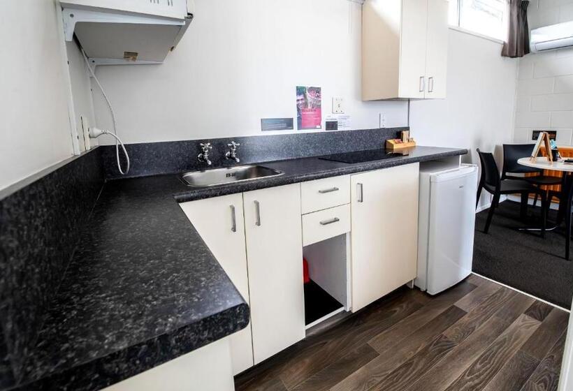 Апартаменты 1 Спальня, Aura Accommodation