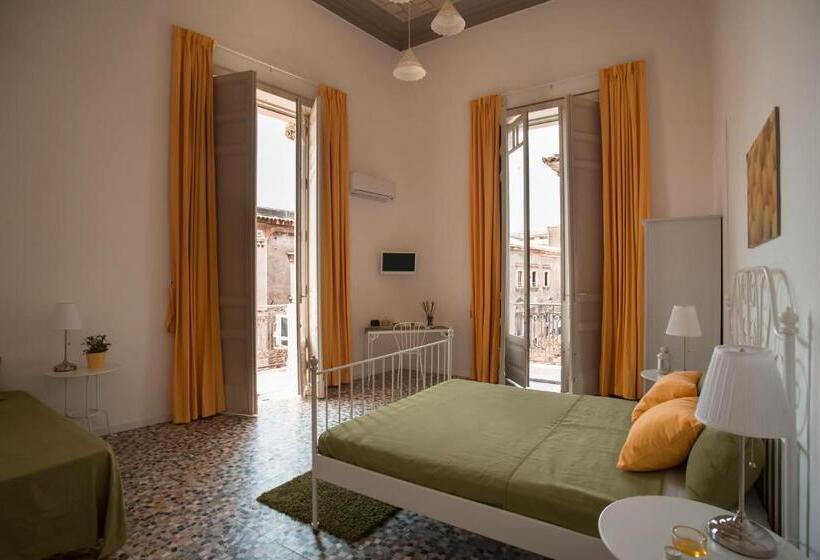 اتاق لوکس سه تخته, B&b Perla