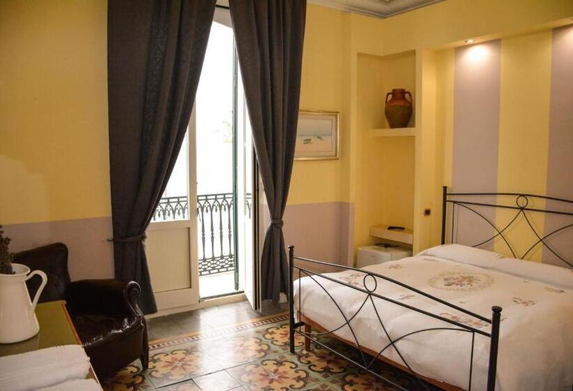 اتاق لوکس با چشم‌انداز دریا, B&b Le Colonne